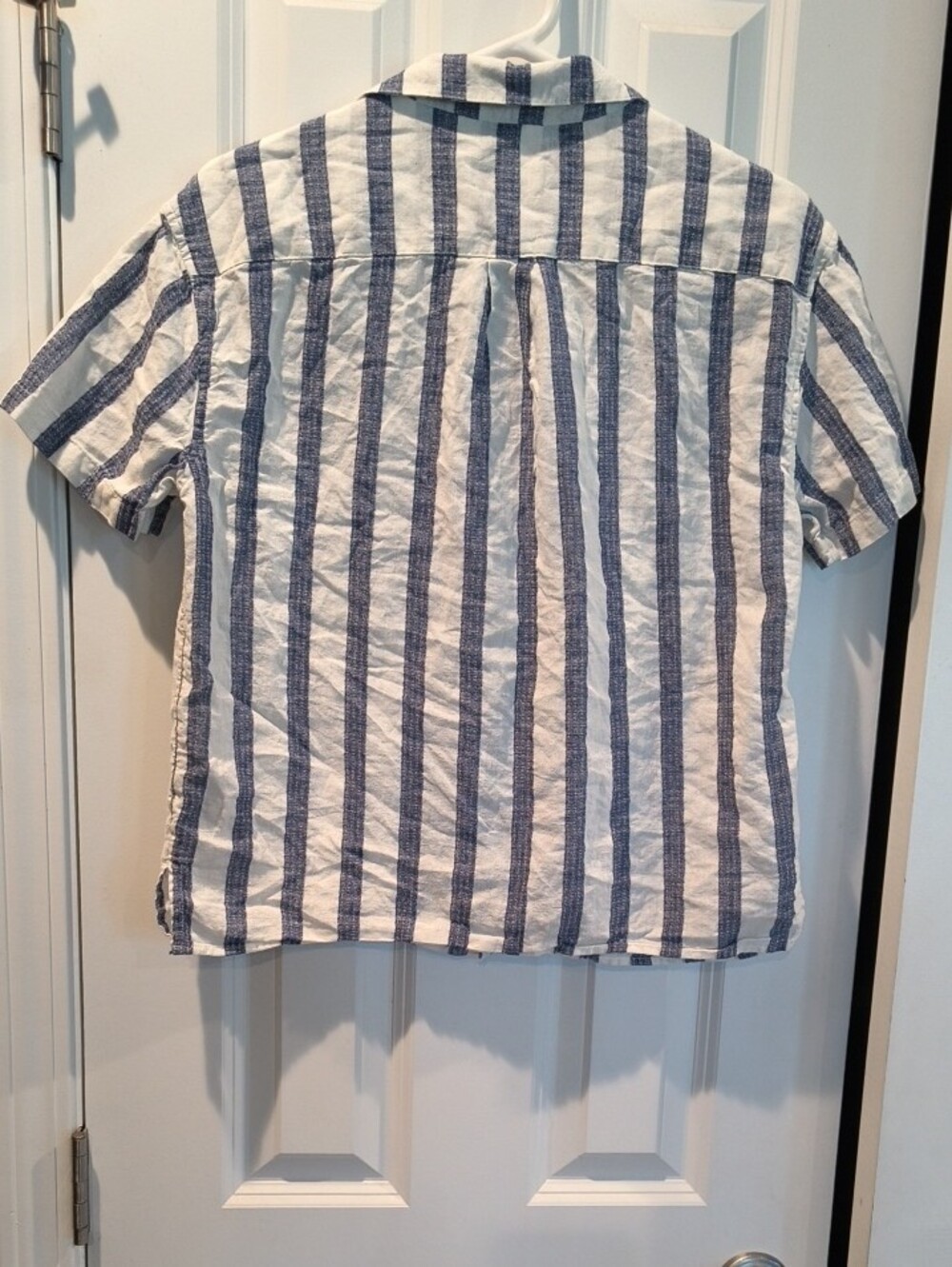 Casual Women's Short-Sleeve Stripe Button-Up Shirt - White & Blue - Picture 4 of 4